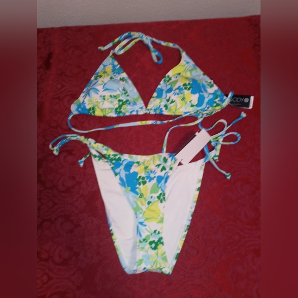 Floral  String Bikini 👙 NWT Removable Padding